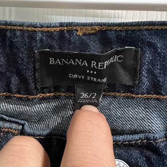 Banana Republic Curvy Straight Jeans Women’s size 26/2 Dark Blue - Picture 2 of 5